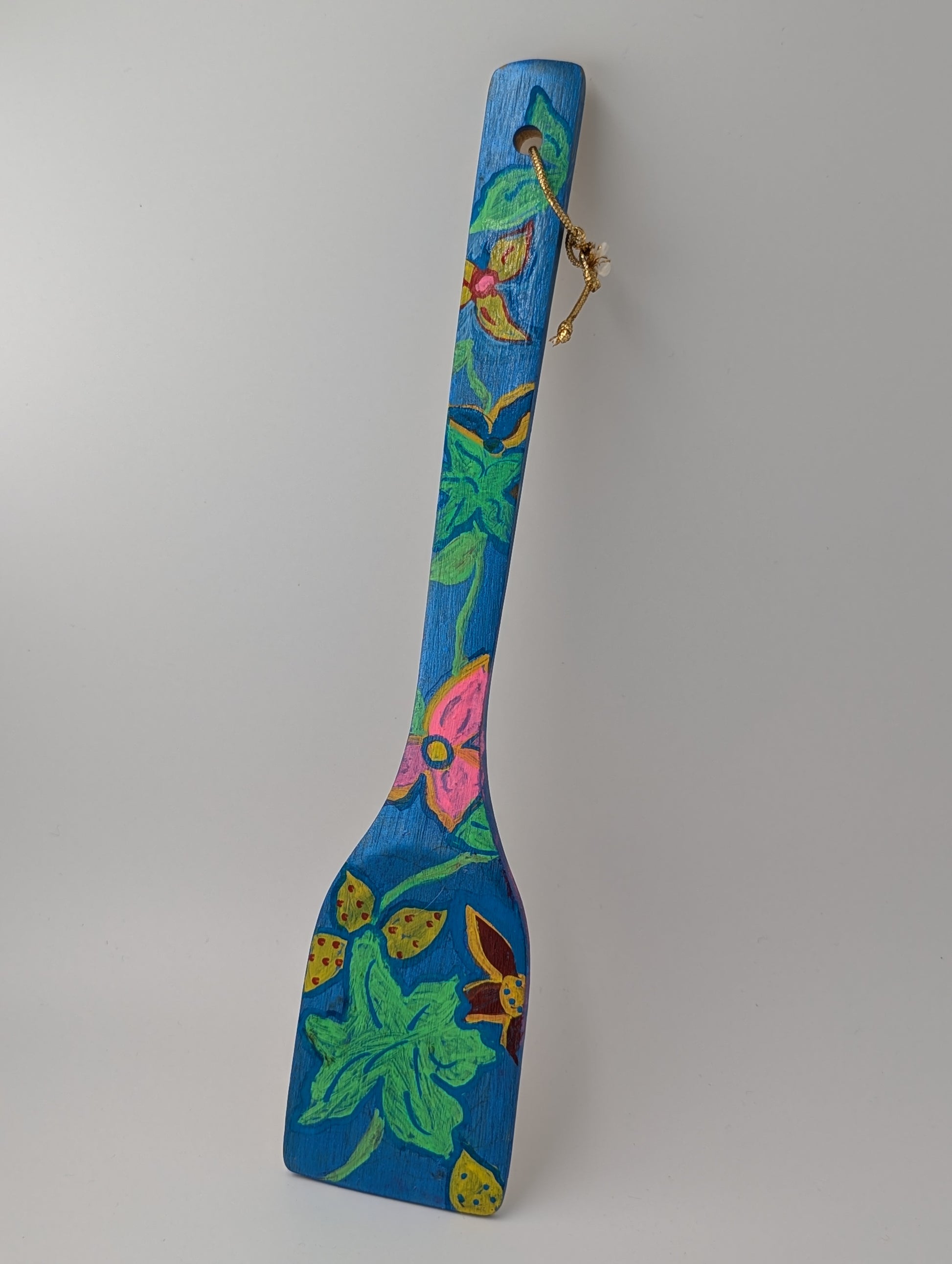 Colorful decorative spatula with floral design