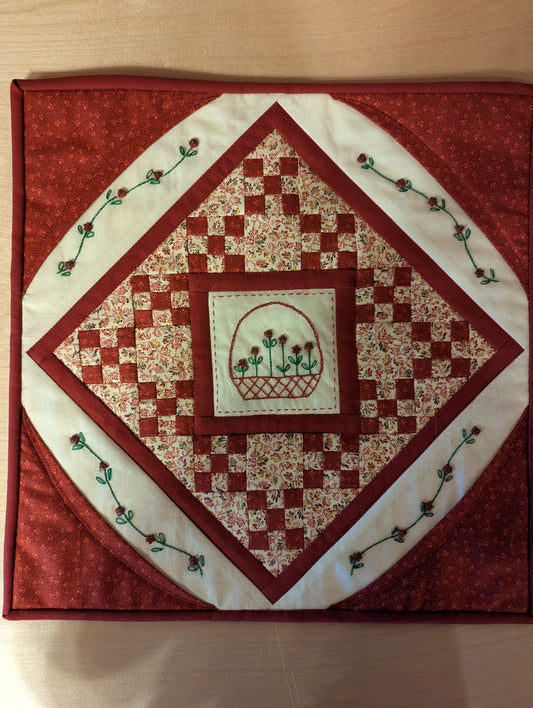 Quilted Wall Hanging: Blooming Basket