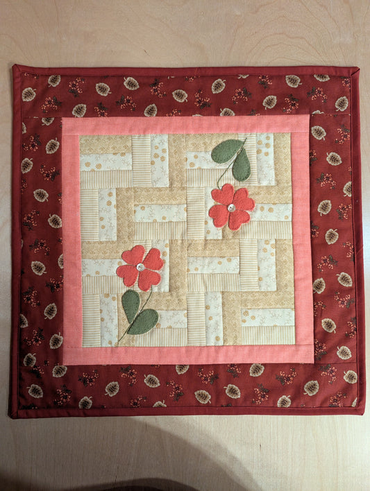Quilted Wall Hanging: Busy Lizzy