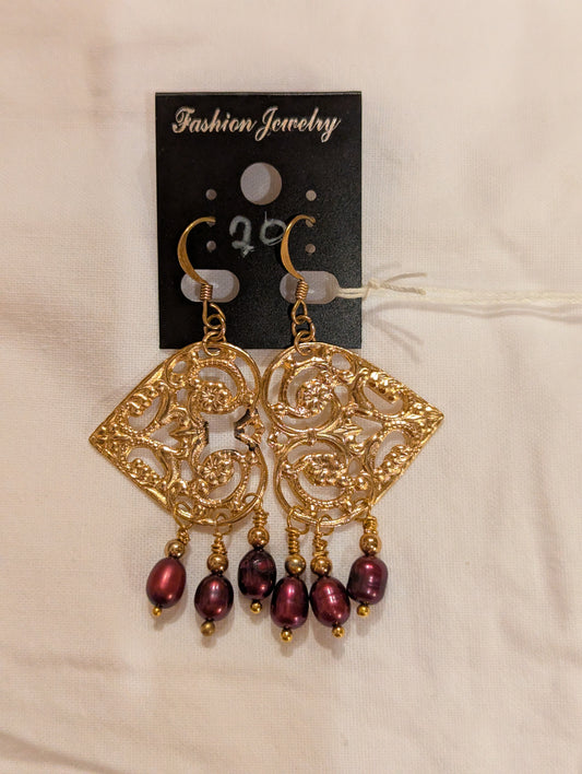 Earrings: Golden heart