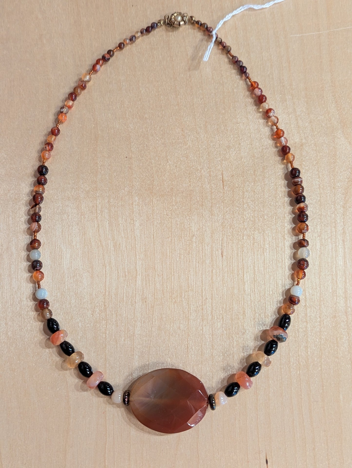 Necklace: Agate statement