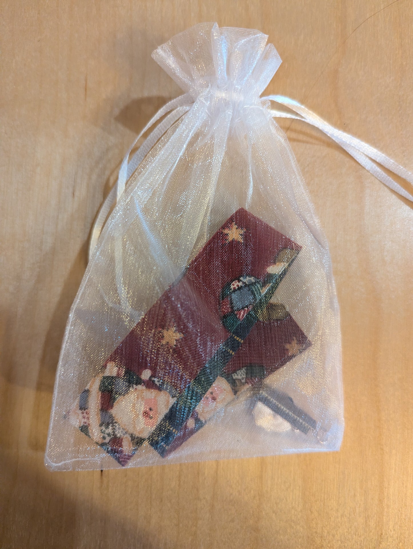 Bookmark: Cozy Santa bookmark DIY kit